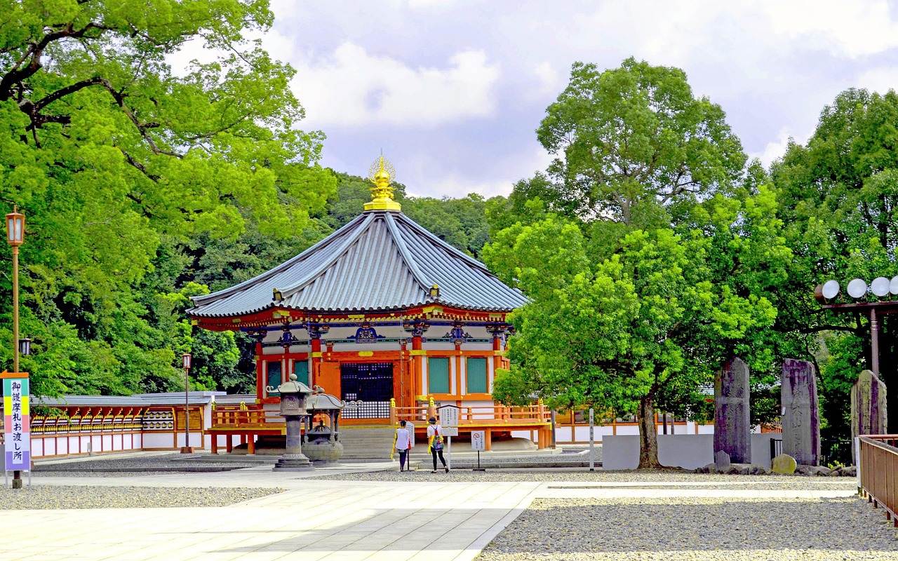 旗山万佛寺，探寻佛教文化之旅